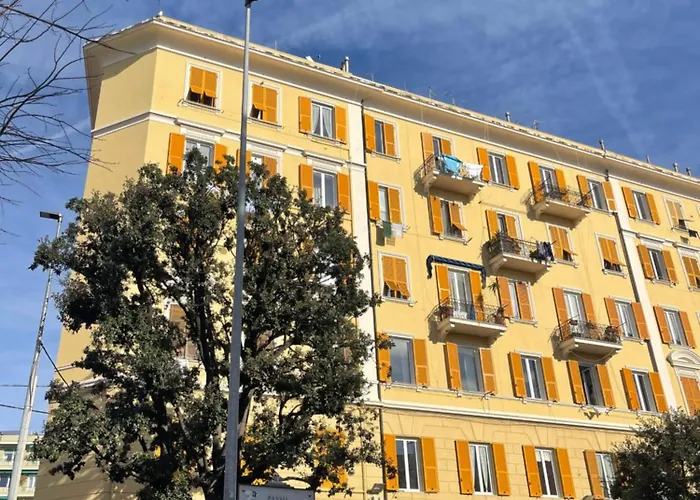 Apartment Boccadasse Chic Urban Retreat *